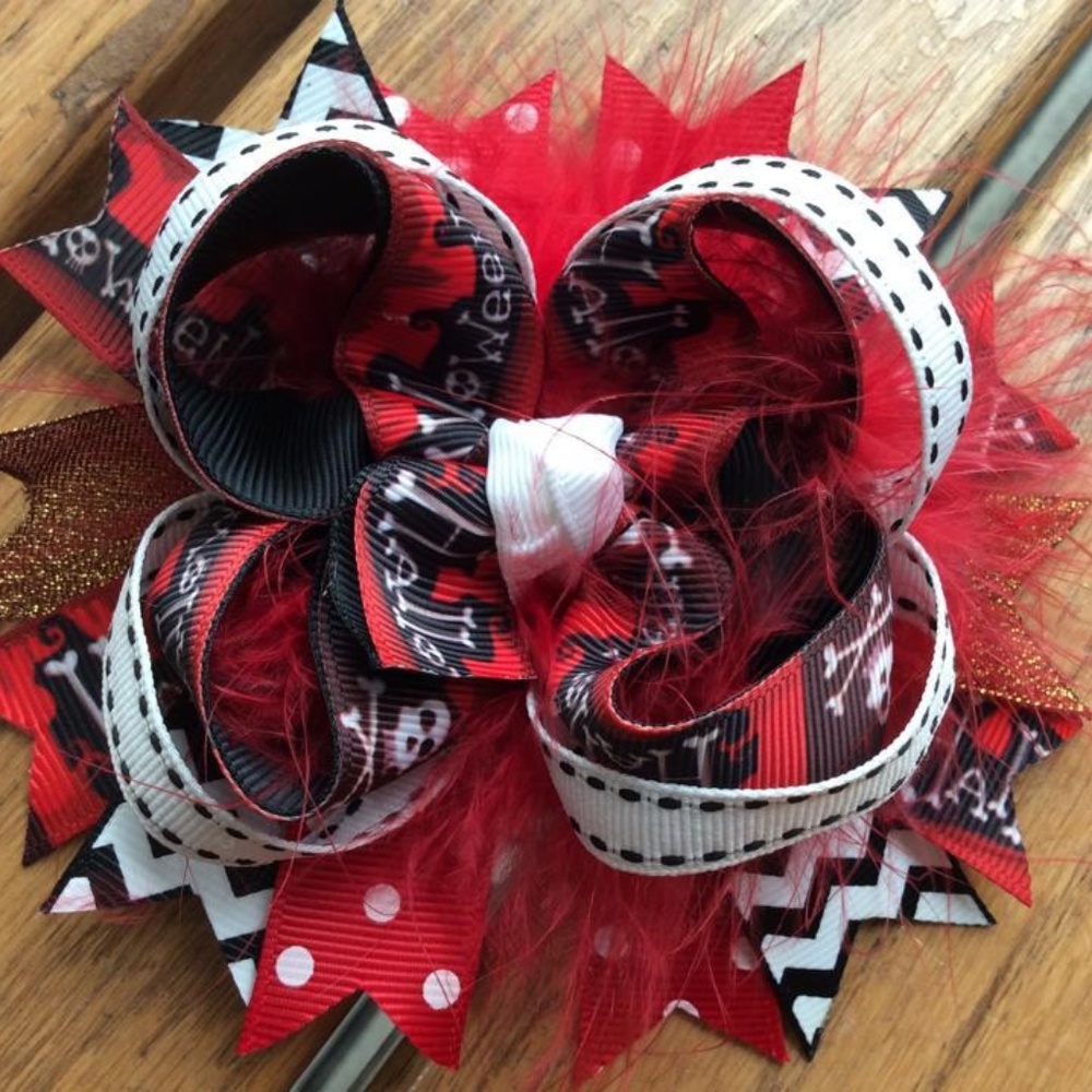 NEW Red Black Skull Crossbones Halloween Hair Bow